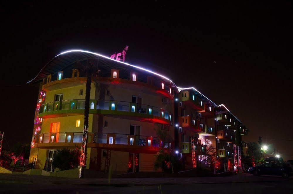 Lilalo Ηotel Paralia Katerinis Ngoại thất bức ảnh